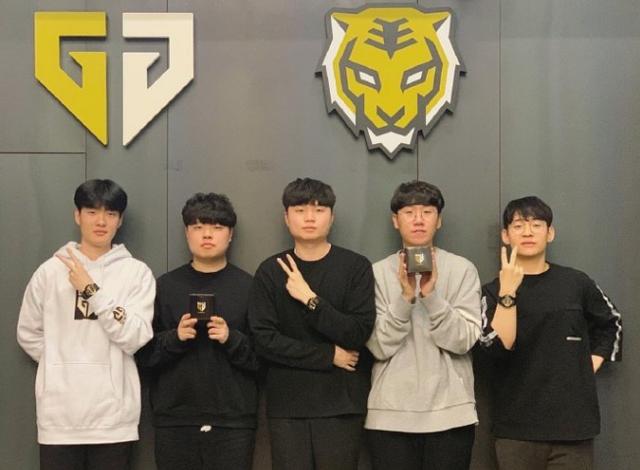 无论是因为 无论是因为